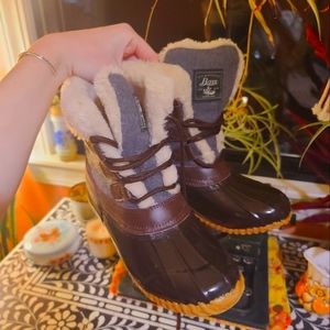 G.H. Bass & Co duck boots